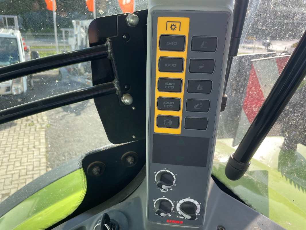 CLAAS Arion 660 CMATIC - Tractor: foto 2 CLAAS Arion 660 CMATIC - Tractor: foto 2