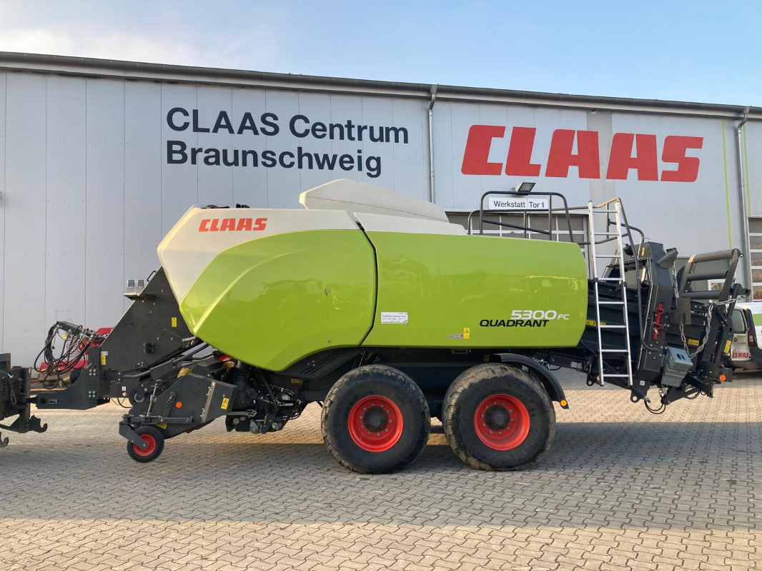 CLAAS Quadrant 5300 FC - Empacadora de pacas cuadradas: foto 1 CLAAS Quadrant 5300 FC - Empacadora de pacas cuadradas: foto 1