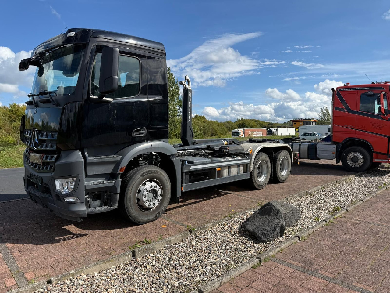 Mercedes-Benz Arocs 5 2648 Meiller Hakenlift 21-60 neuwertig - Camión multibasculante: foto 2 Mercedes-Benz Arocs 5 2648 Meiller Hakenlift 21-60 neuwertig - Camión multibasculante: foto 2