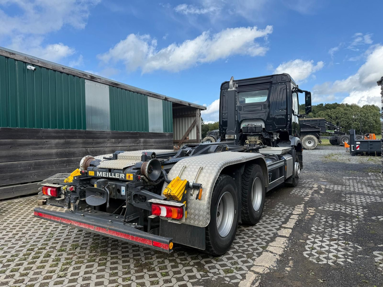 Mercedes-Benz Arocs 5 2648 Meiller Hakenlift 21-60 neuwertig - Camión multibasculante: foto 3 Mercedes-Benz Arocs 5 2648 Meiller Hakenlift 21-60 neuwertig - Camión multibasculante: foto 3