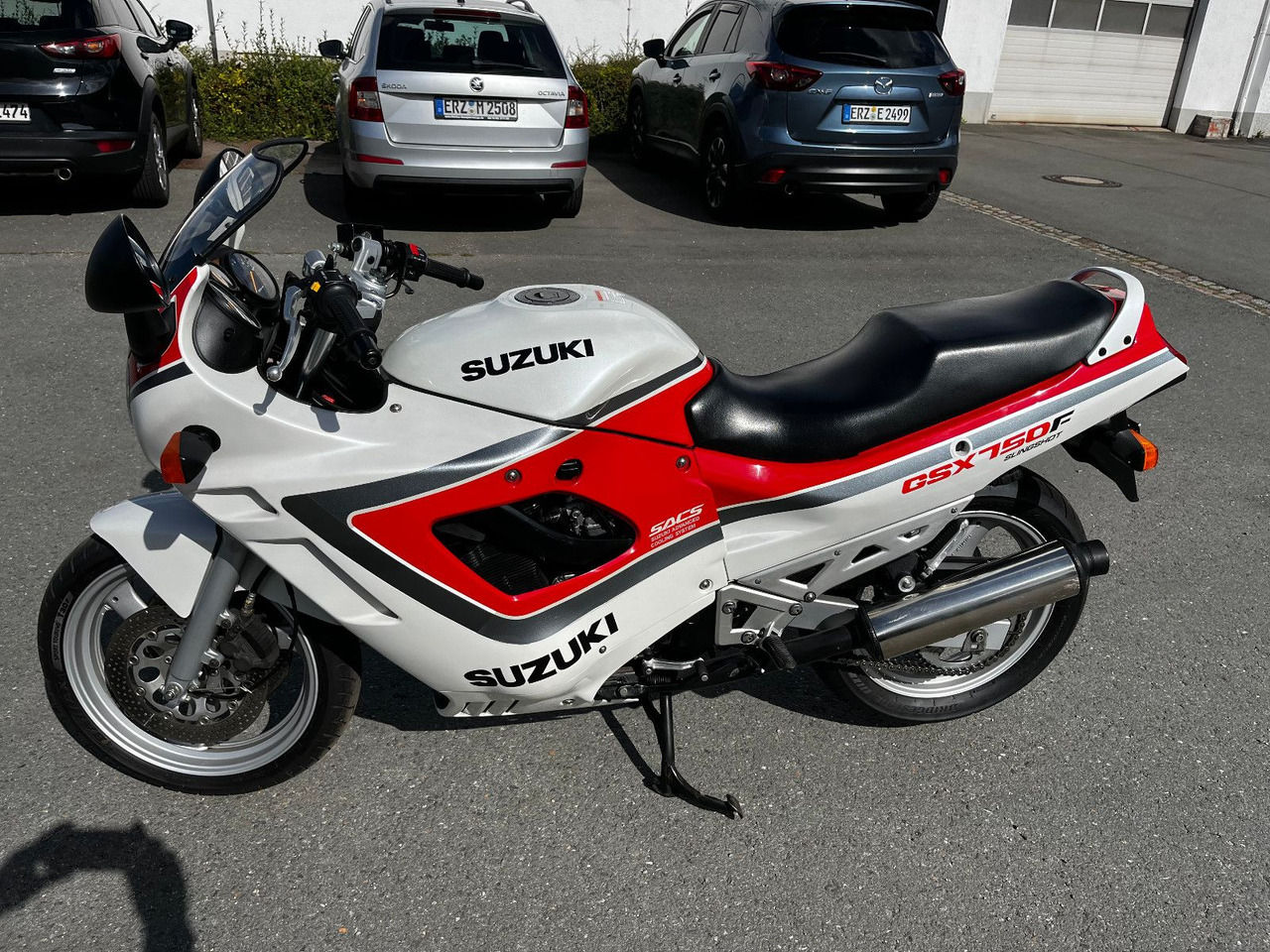 Suzuki GSX 750 - Motocicleta: foto 3 Suzuki GSX 750 - Motocicleta: foto 3