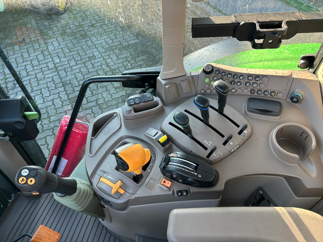 John Deere 6090M **MIETRÜCKLÄUFER** - Tractor: foto 4 John Deere 6090M **MIETRÜCKLÄUFER** - Tractor: foto 4