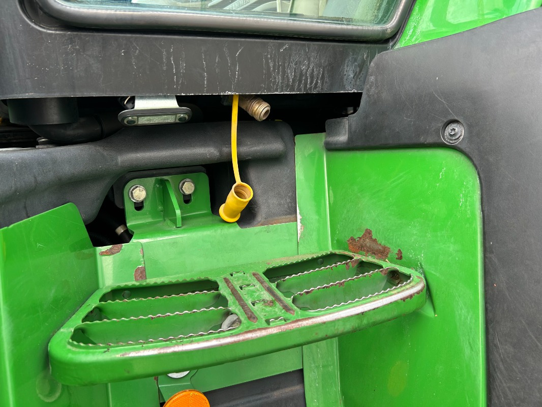 John Deere 6155R - Tractor: foto 2 John Deere 6155R - Tractor: foto 2