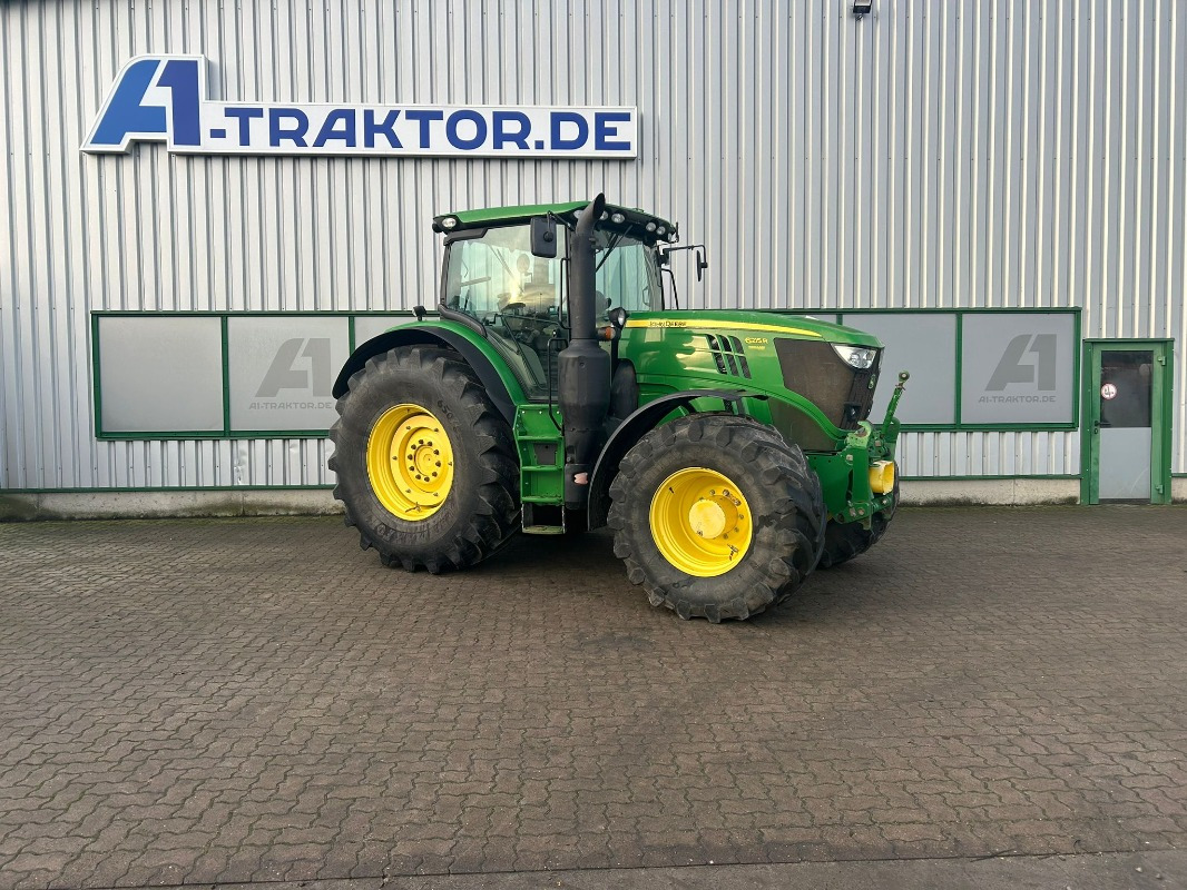 Tractor John Deere 6215R: foto 8