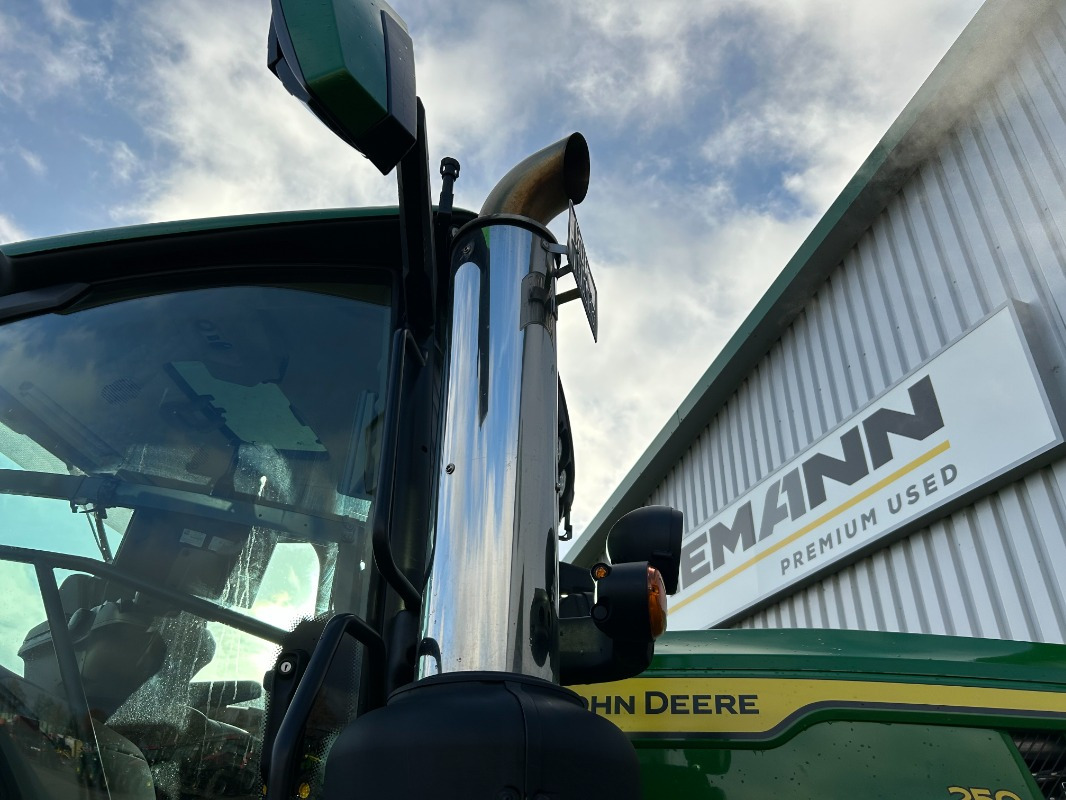 John Deere 6R 250 **MIETRÜCKLÄUFER** - Tractor: foto 2 John Deere 6R 250 **MIETRÜCKLÄUFER** - Tractor: foto 2