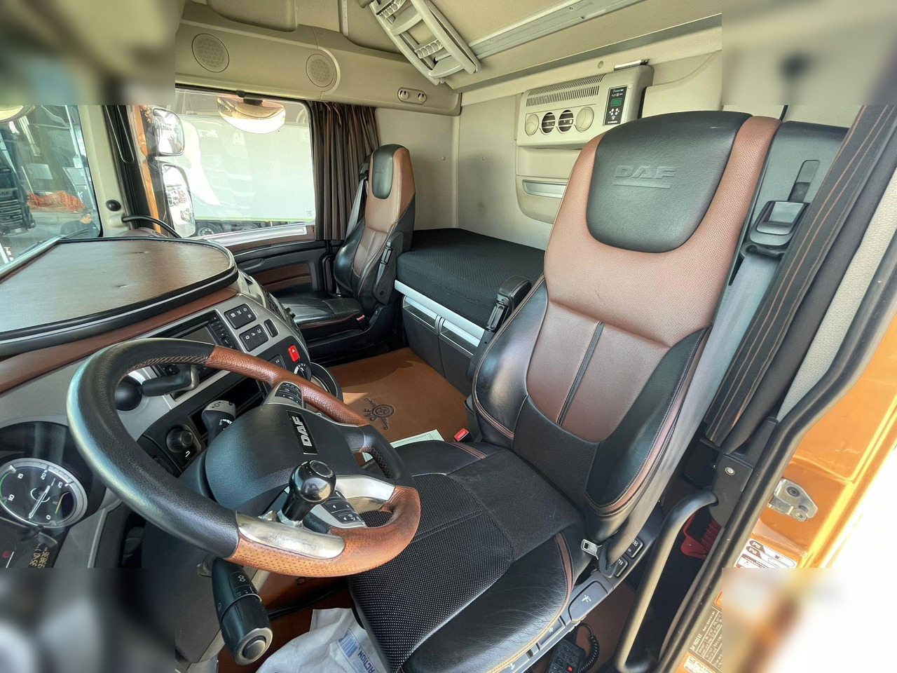 DAF XF530 - Cabeza tractora: foto 5 DAF XF530 - Cabeza tractora: foto 5