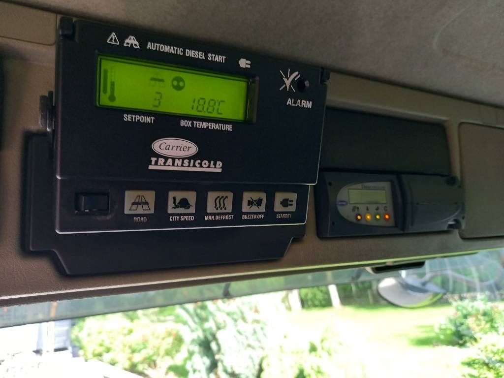 Camión frigorífico Volvo FM 330, 6x2, CARRIER SUPRA 950 U: foto 46