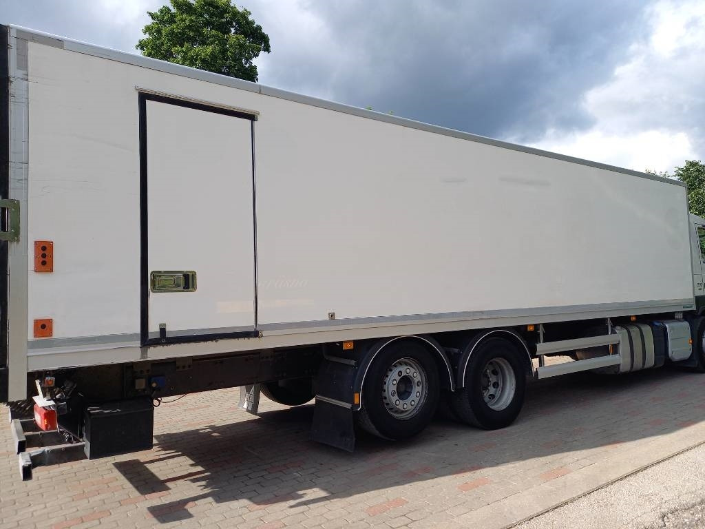 Camión frigorífico Volvo FM 330, 6x2, CARRIER SUPRA 950 U: foto 17