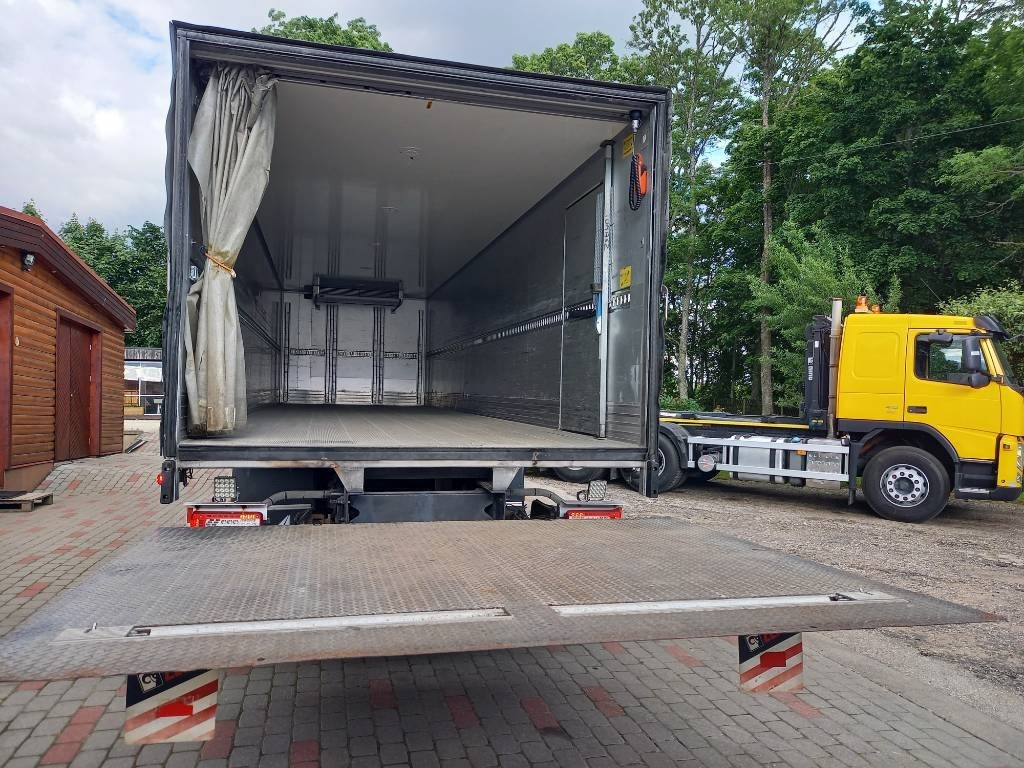 Camión frigorífico Volvo FM 330, 6x2, CARRIER SUPRA 950 U: foto 31