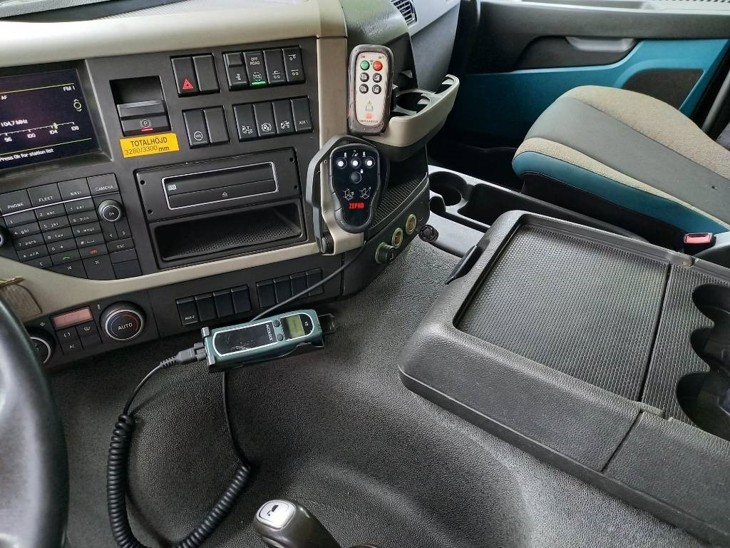 Camión frigorífico Volvo FM 330, 6x2, CARRIER SUPRA 950 U: foto 44