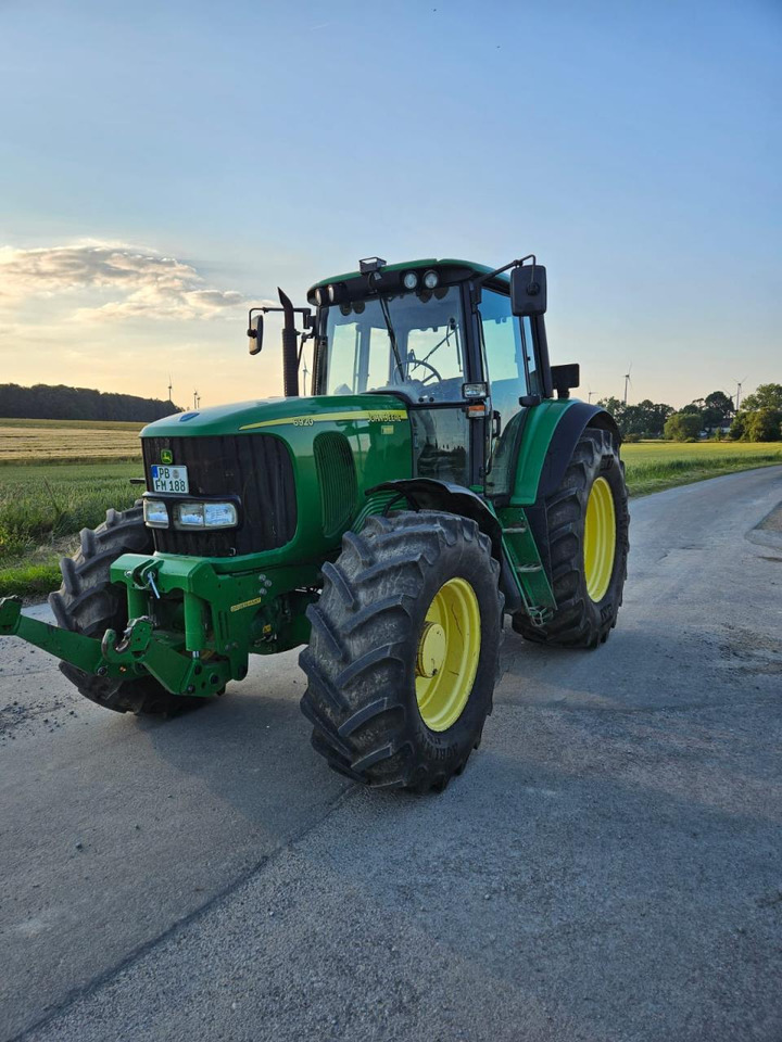 John Deere 6920 - Tractor: foto 1 John Deere 6920 - Tractor: foto 1