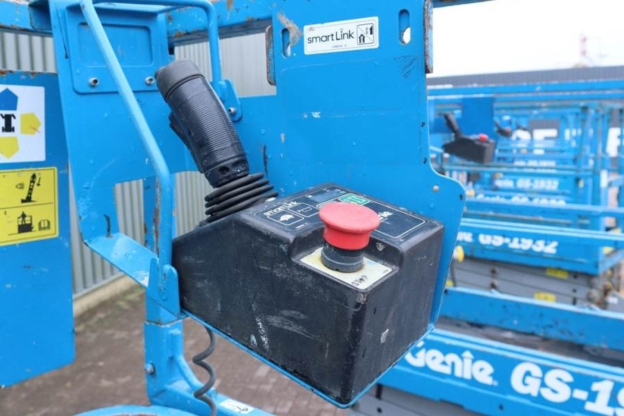 Genie GS1932 Electric, Working Height 7.8 m, 227kg Capac - Plataforma de tijeras: foto 3 Genie GS1932 Electric, Working Height 7.8 m, 227kg Capac - Plataforma de tijeras: foto 3