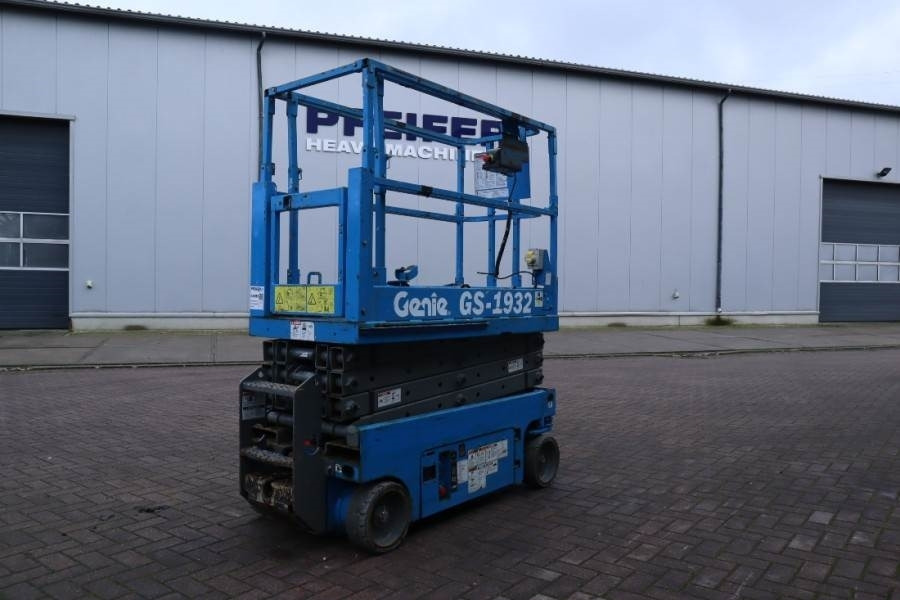Genie GS1932 Electric, Working Height 7.8 m, 227kg Capac - Plataforma de tijeras: foto 2 Genie GS1932 Electric, Working Height 7.8 m, 227kg Capac - Plataforma de tijeras: foto 2