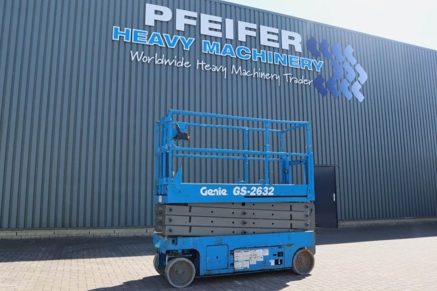 Genie GS2632 Electric, Working Height 10m, 227kg Capacit - Plataforma de tijeras: foto 1 Genie GS2632 Electric, Working Height 10m, 227kg Capacit - Plataforma de tijeras: foto 1