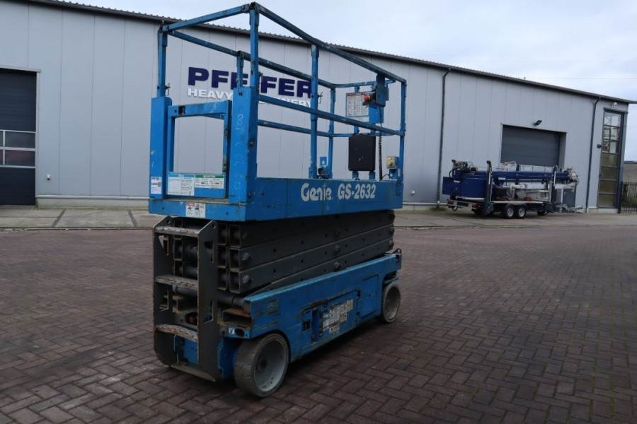 Genie GS2632 Electric, Working Height 10m, 227kg Capacit - Plataforma de tijeras: foto 2 Genie GS2632 Electric, Working Height 10m, 227kg Capacit - Plataforma de tijeras: foto 2