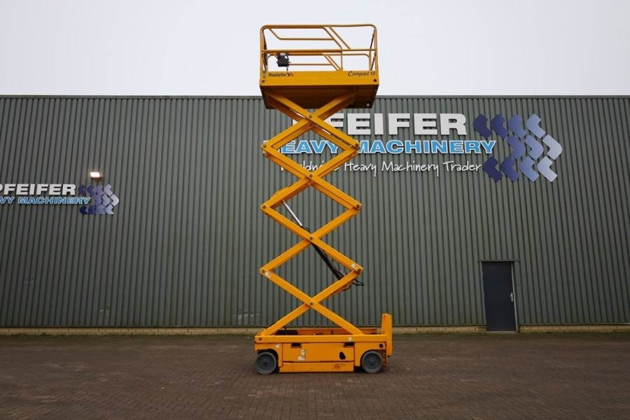 Haulotte Compact 10 Electric, 10.2m Working Height, 450kg C - Plataforma de tijeras: foto 3 Haulotte Compact 10 Electric, 10.2m Working Height, 450kg C - Plataforma de tijeras: foto 3