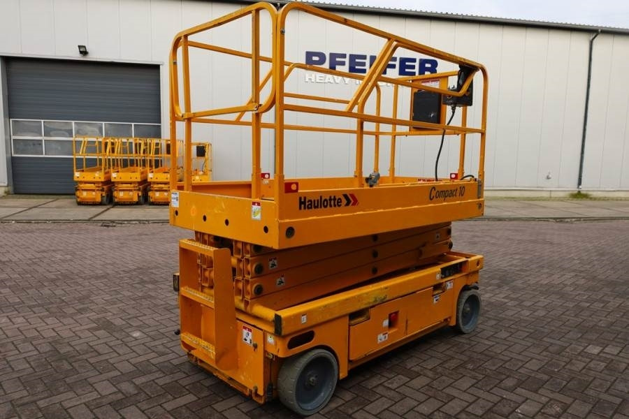Haulotte Compact 10 Electric, 10m Working Height, 450kg Cap - Plataforma de tijeras: foto 2 Haulotte Compact 10 Electric, 10m Working Height, 450kg Cap - Plataforma de tijeras: foto 2