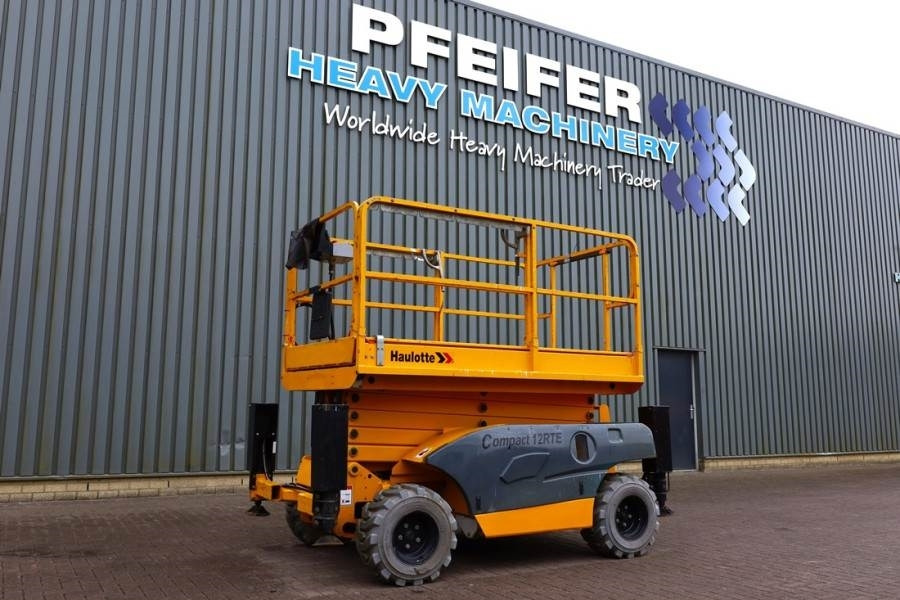 Haulotte Compact 12RTE Electric, 12m Working Height, 450kg - Plataforma de tijeras: foto 1 Haulotte Compact 12RTE Electric, 12m Working Height, 450kg - Plataforma de tijeras: foto 1