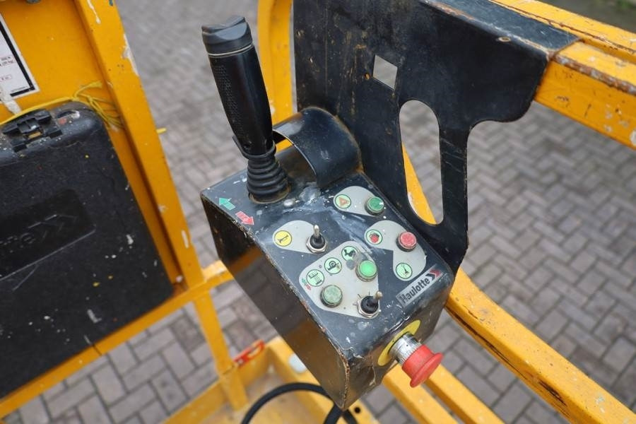 Haulotte Compact 8 Electric, 8.2m Working Height, 350kg Cap - Plataforma de tijeras: foto 5 Haulotte Compact 8 Electric, 8.2m Working Height, 350kg Cap - Plataforma de tijeras: foto 5