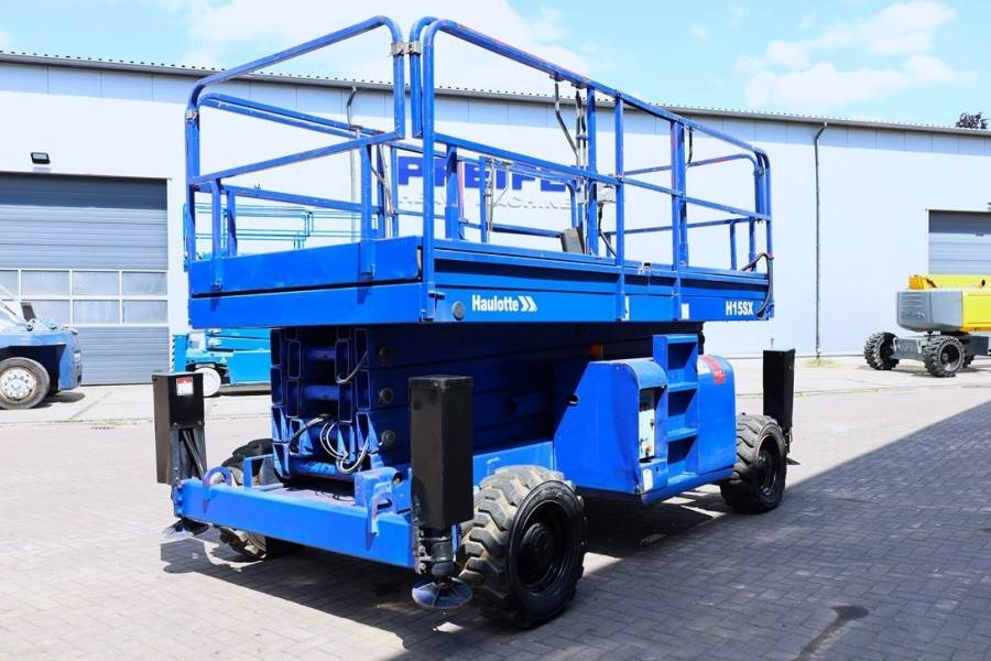Haulotte H15SX Diesel, 4x4 Drive 15 Working Height, 500kg C - Plataforma de tijeras: foto 2 Haulotte H15SX Diesel, 4x4 Drive 15 Working Height, 500kg C - Plataforma de tijeras: foto 2