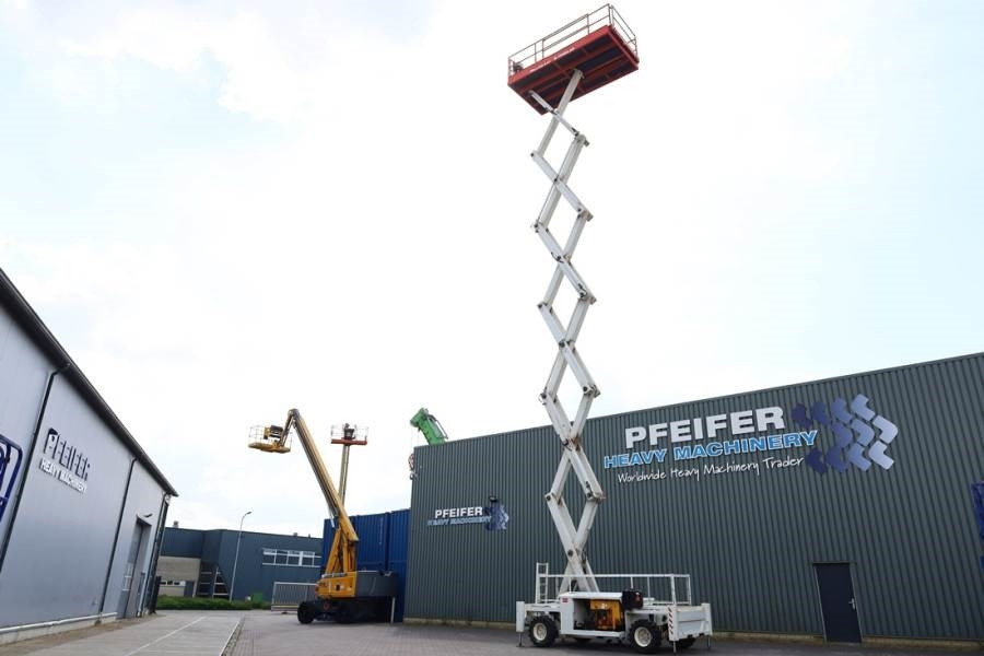 Holland Lift B-195DL25-4WD Diesel, 4x4 Drive, 21.5m Working Hei - Plataforma de tijeras: foto 3 Holland Lift B-195DL25-4WD Diesel, 4x4 Drive, 21.5m Working Hei - Plataforma de tijeras: foto 3