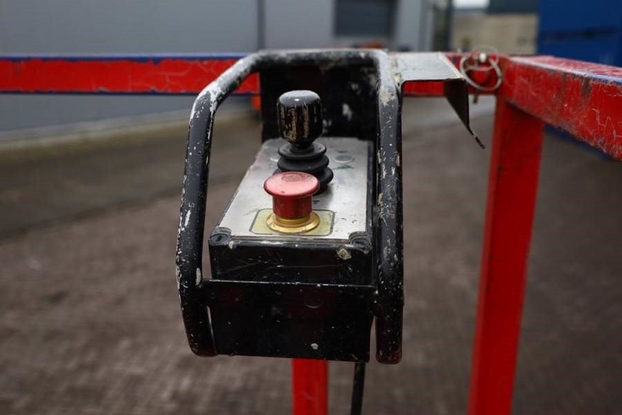 Holland Lift Ecostar HL-11812 Electric, 14m Working Height, 300 - Plataforma de tijeras: foto 4 Holland Lift Ecostar HL-11812 Electric, 14m Working Height, 300 - Plataforma de tijeras: foto 4