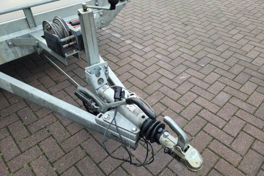 Saris C2700 2 Axel Trailer, Maximum payload: 2045 kg, In - Remolque de coche: foto 3 Saris C2700 2 Axel Trailer, Maximum payload: 2045 kg, In - Remolque de coche: foto 3