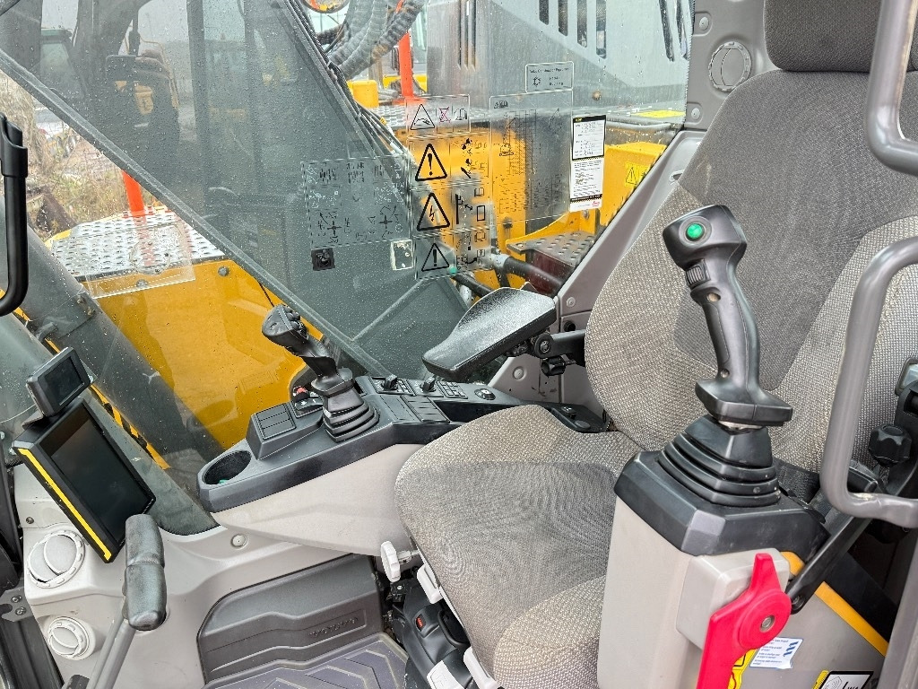 Volvo 235 el - Excavadora de cadenas: foto 4 Volvo 235 el - Excavadora de cadenas: foto 4