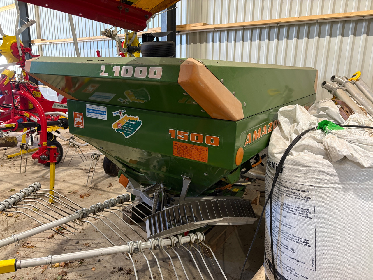 Amazonen werke ZA-M 1500 - Esparcidor de fertilizantes: foto 1 Amazonen werke ZA-M 1500 - Esparcidor de fertilizantes: foto 1