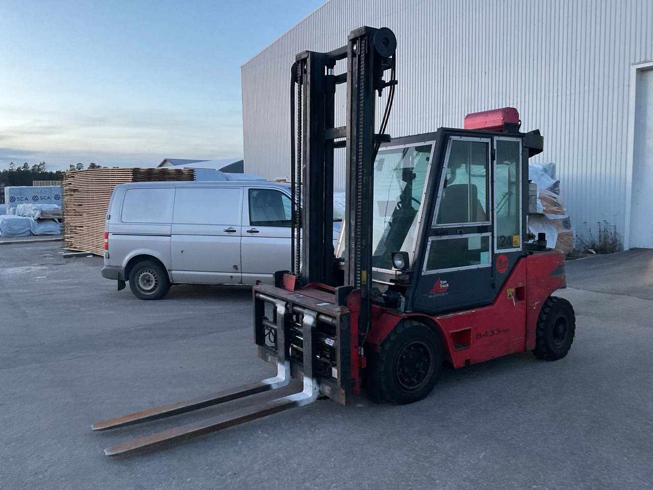 Dan Truck 8435 DG - Equipo de manutención: foto 1 Dan Truck 8435 DG - Equipo de manutención: foto 1