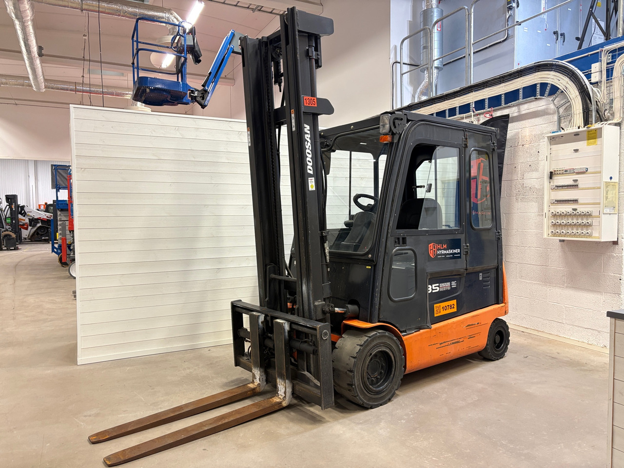 Doosan B35X-5 - Equipo de manutención: foto 1 Doosan B35X-5 - Equipo de manutención: foto 1