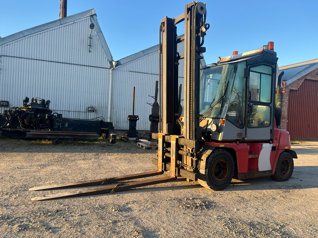 Kalmar DCE 55-6HM - Equipo de manutención: foto 1 Kalmar DCE 55-6HM - Equipo de manutención: foto 1