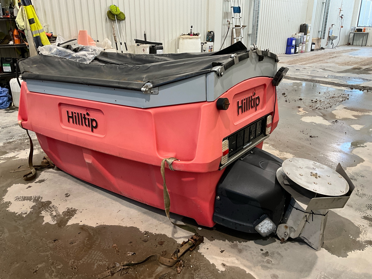 Hilltip IceStriker 1100 - Esparcidor de sal: foto 1 Hilltip IceStriker 1100 - Esparcidor de sal: foto 1