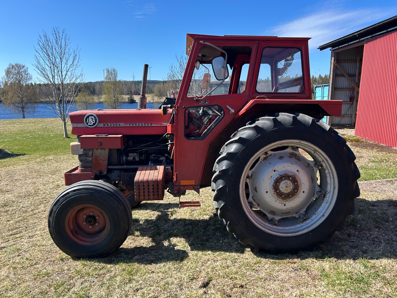 Massey Ferguson 185 S - Tractor: foto 1 Massey Ferguson 185 S - Tractor: foto 1