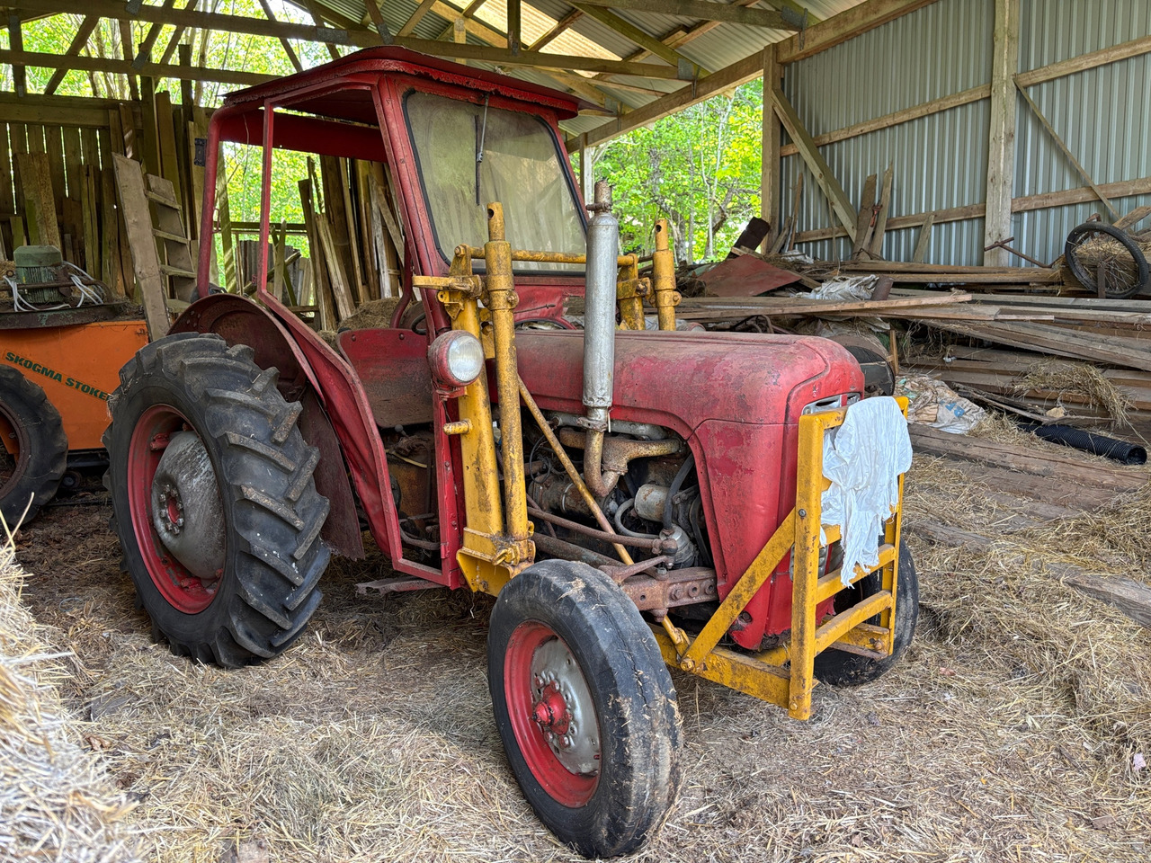 Massey Ferguson 35 - Tractor: foto 1 Massey Ferguson 35 - Tractor: foto 1