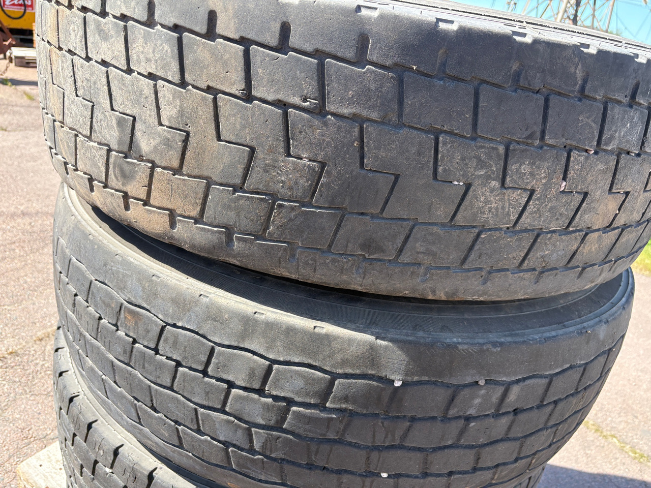 Michelin 315/80 R 22,5 - Otros maquinaria: foto 1 Michelin 315/80 R 22,5 - Otros maquinaria: foto 1