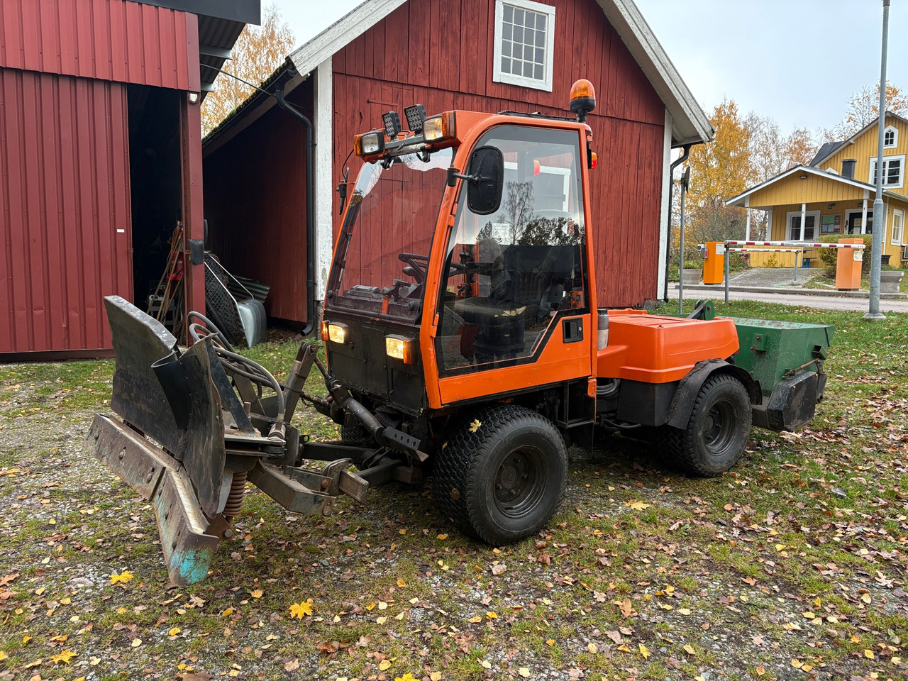 Holder C240 - Vehículo municipal: foto 1 Holder C240 - Vehículo municipal: foto 1