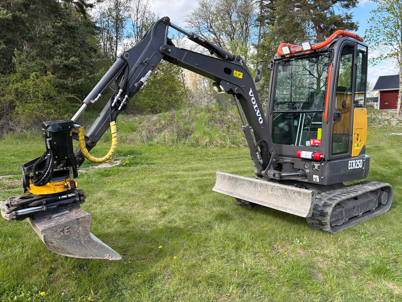 Volvo ECR25D - Excavadora: foto 1 Volvo ECR25D - Excavadora: foto 1