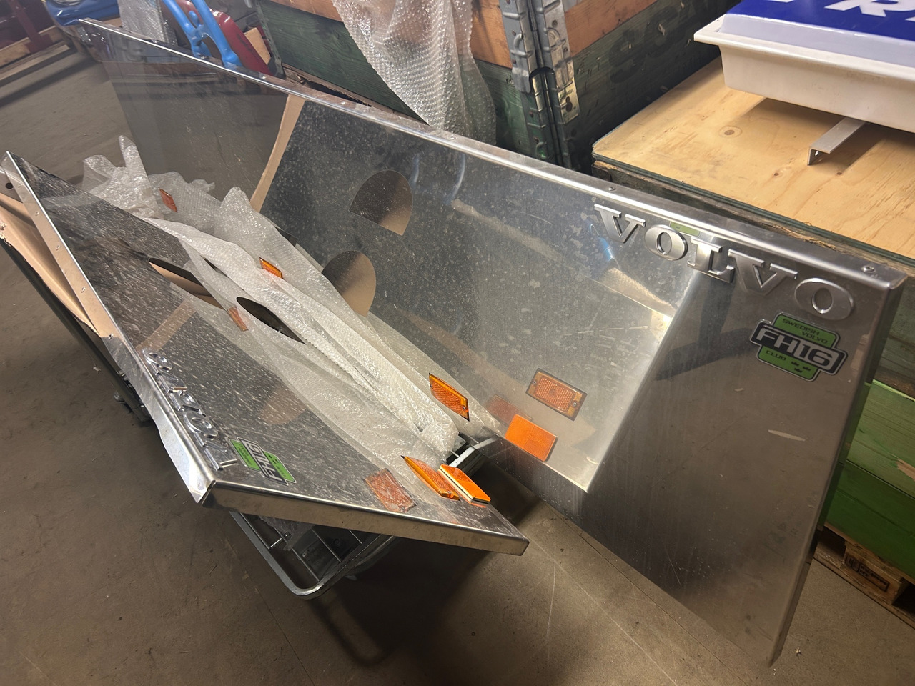 Volvo FH - Carrocería y exterior para Camión: foto 1 Volvo FH - Carrocería y exterior para Camión: foto 1