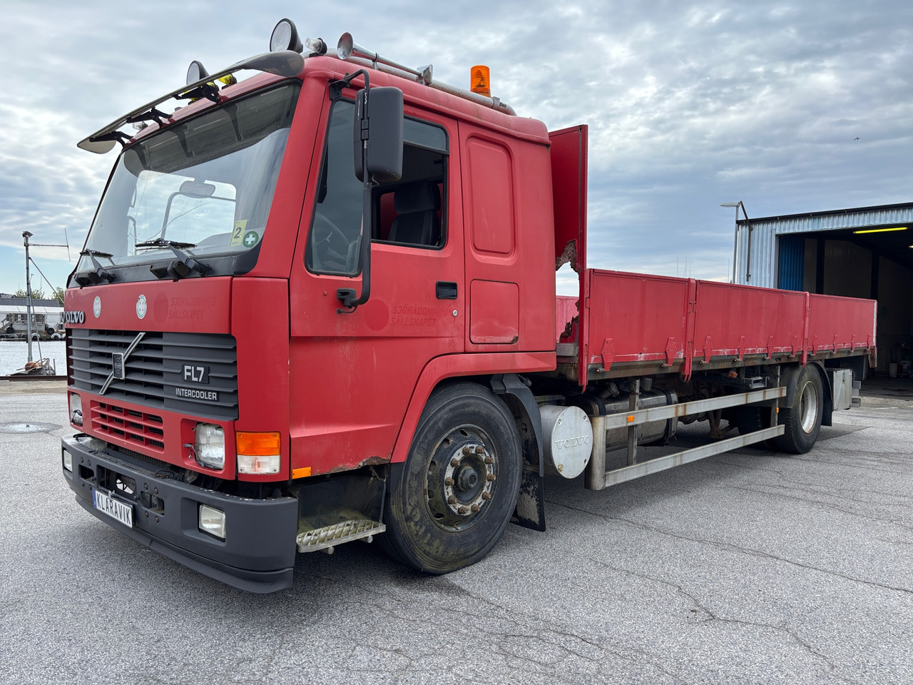 Volvo FL7 - Camión caja abierta: foto 1 Volvo FL7 - Camión caja abierta: foto 1
