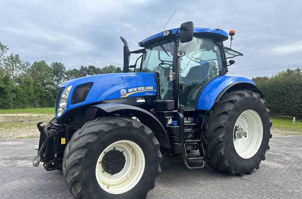 New Holland T7.260 pc - Tractor: foto 1 New Holland T7.260 pc - Tractor: foto 1