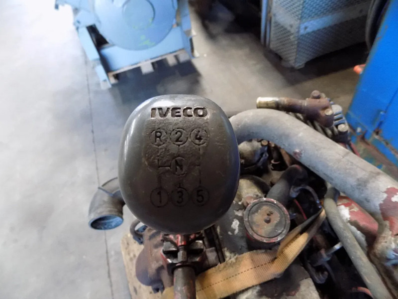 Iveco Iveco 8061 motor met transmissie motor goed. en diverseonderdelen - Motor para Camión: foto 4 Iveco Iveco 8061 motor met transmissie motor goed. en diverseonderdelen - Motor para Camión: foto 4