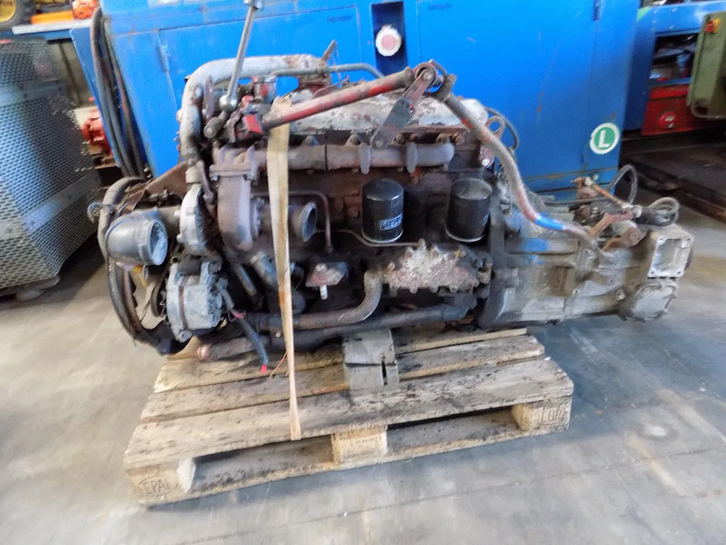 Iveco Iveco 8061 motor met transmissie motor goed. en diverseonderdelen - Motor para Camión: foto 1 Iveco Iveco 8061 motor met transmissie motor goed. en diverseonderdelen - Motor para Camión: foto 1