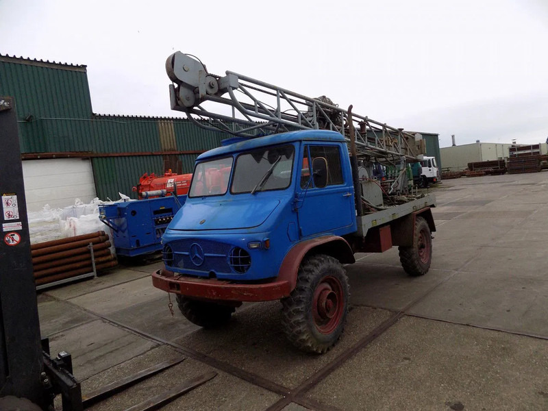 Unimog Mercedes S 404 boormachine Bomag - Perforadora: foto 1 Unimog Mercedes S 404 boormachine Bomag - Perforadora: foto 1