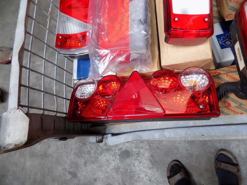 Leasing de verlichting voor truck en trailer HELLA VERLICHTING truck en trailer verlichting voor truck en trailer HELLA VERLICHTING truck en trailer: foto 8