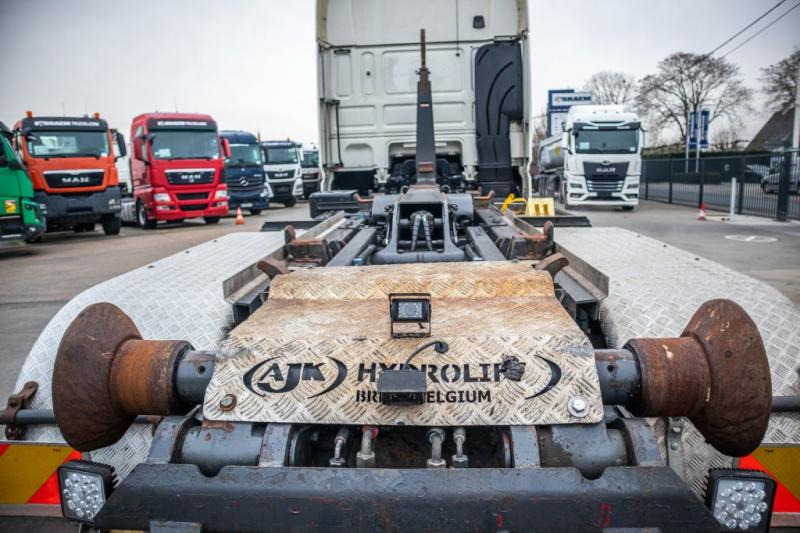 DAF XF 105.460 - AJK + intarder - Camión multibasculante: foto 5 DAF XF 105.460 - AJK + intarder - Camión multibasculante: foto 5