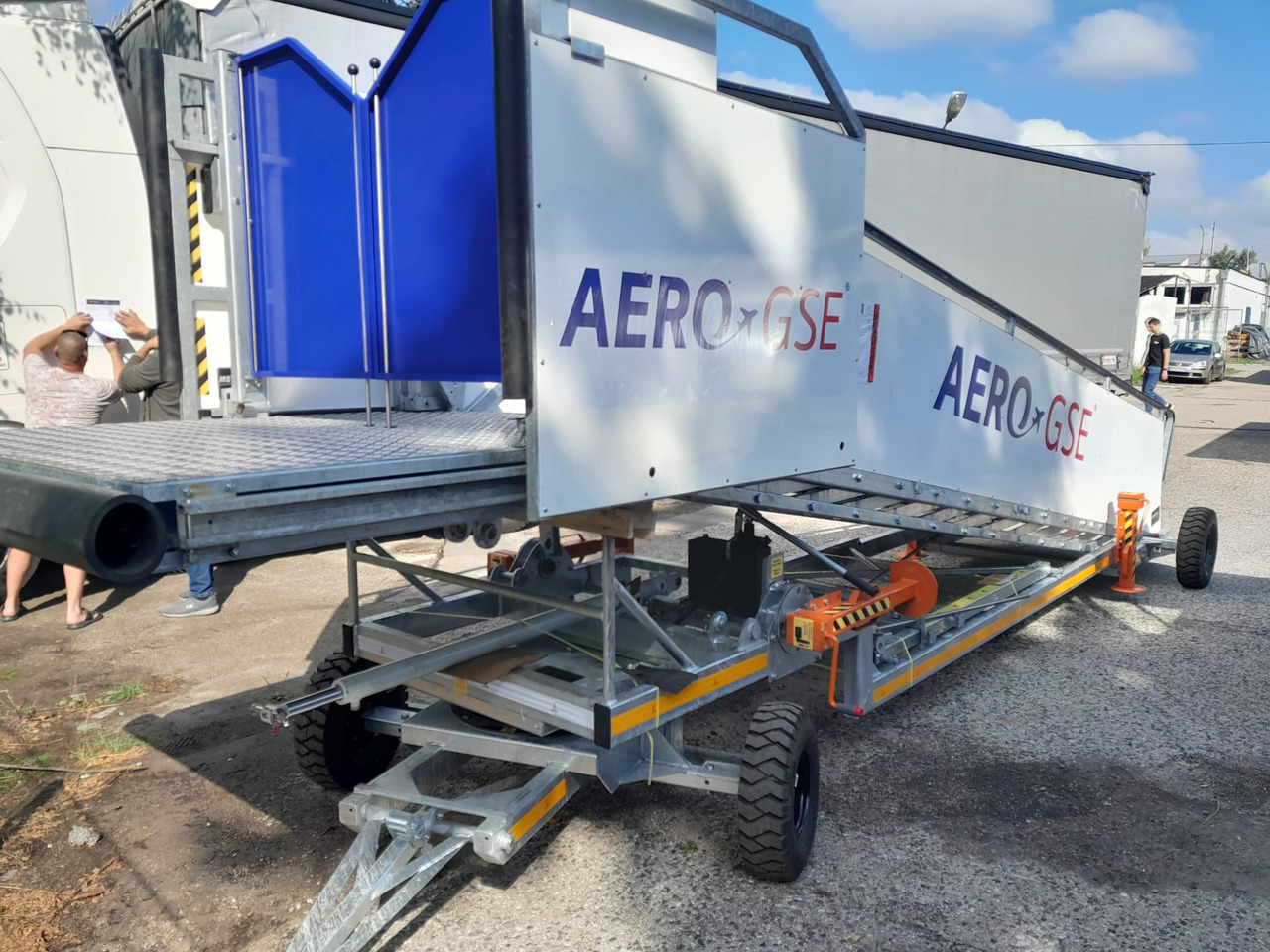 Escalera de pasajeros AERO-GSE stairs Towable stairs with the pedestrian movement ( 2,4-3,8m): foto 10 Escalera de pasajeros AERO-GSE stairs Towable stairs with the pedestrian movement ( 2,4-3,8m): foto 10