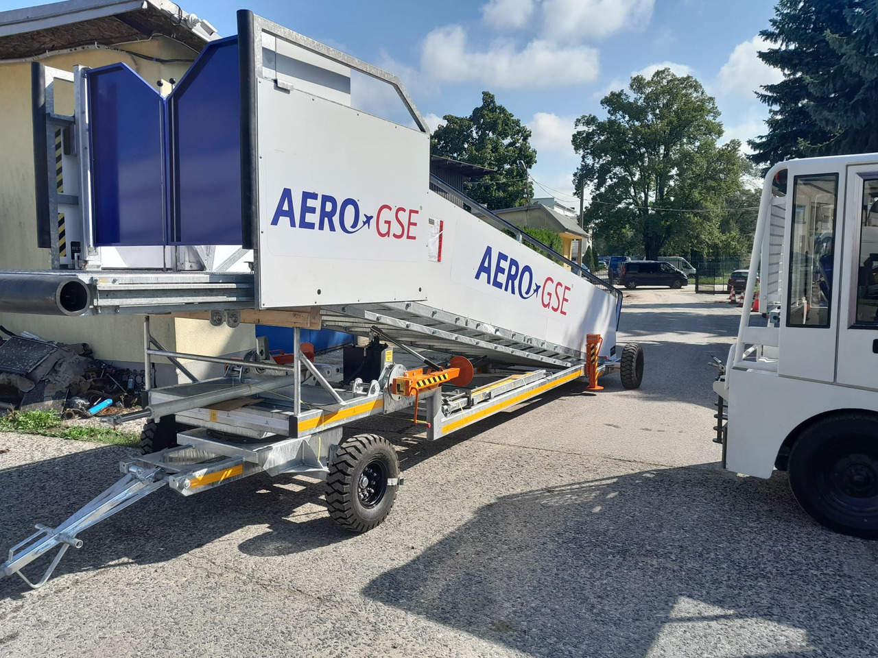 Escalera de pasajeros AERO-GSE stairs Towable stairs with the pedestrian movement ( 2,4-3,8m): foto 7 Escalera de pasajeros AERO-GSE stairs Towable stairs with the pedestrian movement ( 2,4-3,8m): foto 7