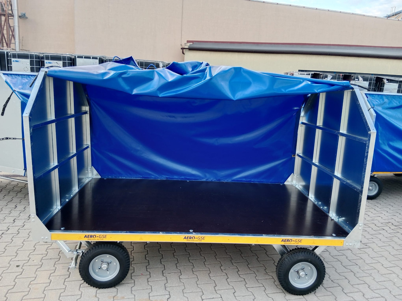 AERO-GSE BAGGAGE CART BC-ZW30-D2400 - Equipo de apoyo en tierra: foto 1 AERO-GSE BAGGAGE CART BC-ZW30-D2400 - Equipo de apoyo en tierra: foto 1