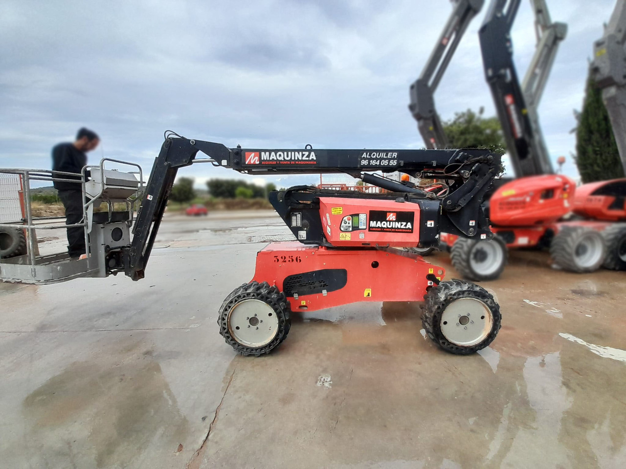 MANITOU MAN GO 12 - Plataforma articulada: foto 1 MANITOU MAN GO 12 - Plataforma articulada: foto 1